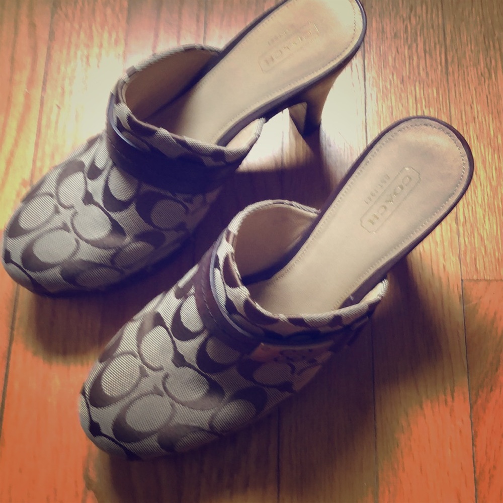 Women’s high heel Shoes tan/brown color, like new